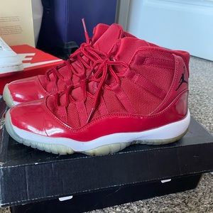 Retro air Jordan gym red gs size 6y